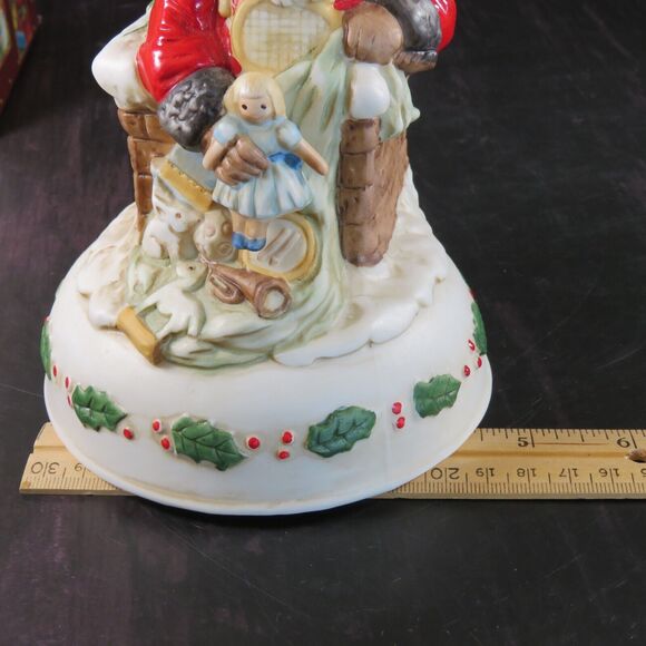 The Santa Claus Shoppe Enesco Santa In Chimney Porcelain Musical Figurine 1985 - Picture 5 of 16